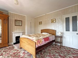 Photo 1- click for photo gallery